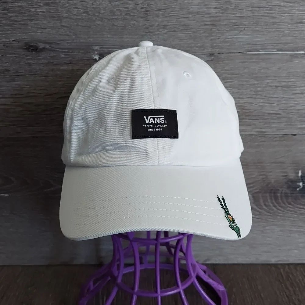 VANS X SPONGEBOB CURVED BILL JOCKEY ADJUSTABLE HAT - WHITE